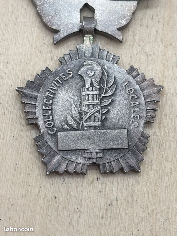 France Médaille des collectivités locales classe or, bélière émaillée vermeil | Médailles