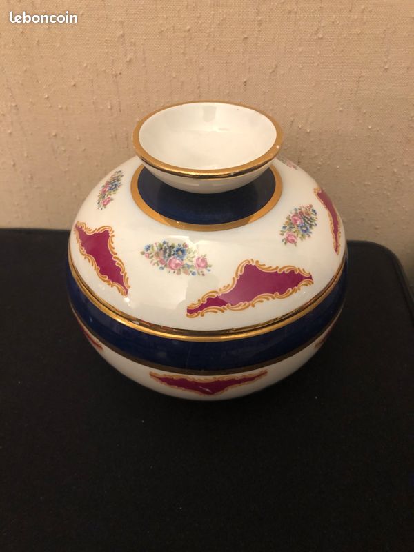 Bonbonnière en porcelaine (image 1)