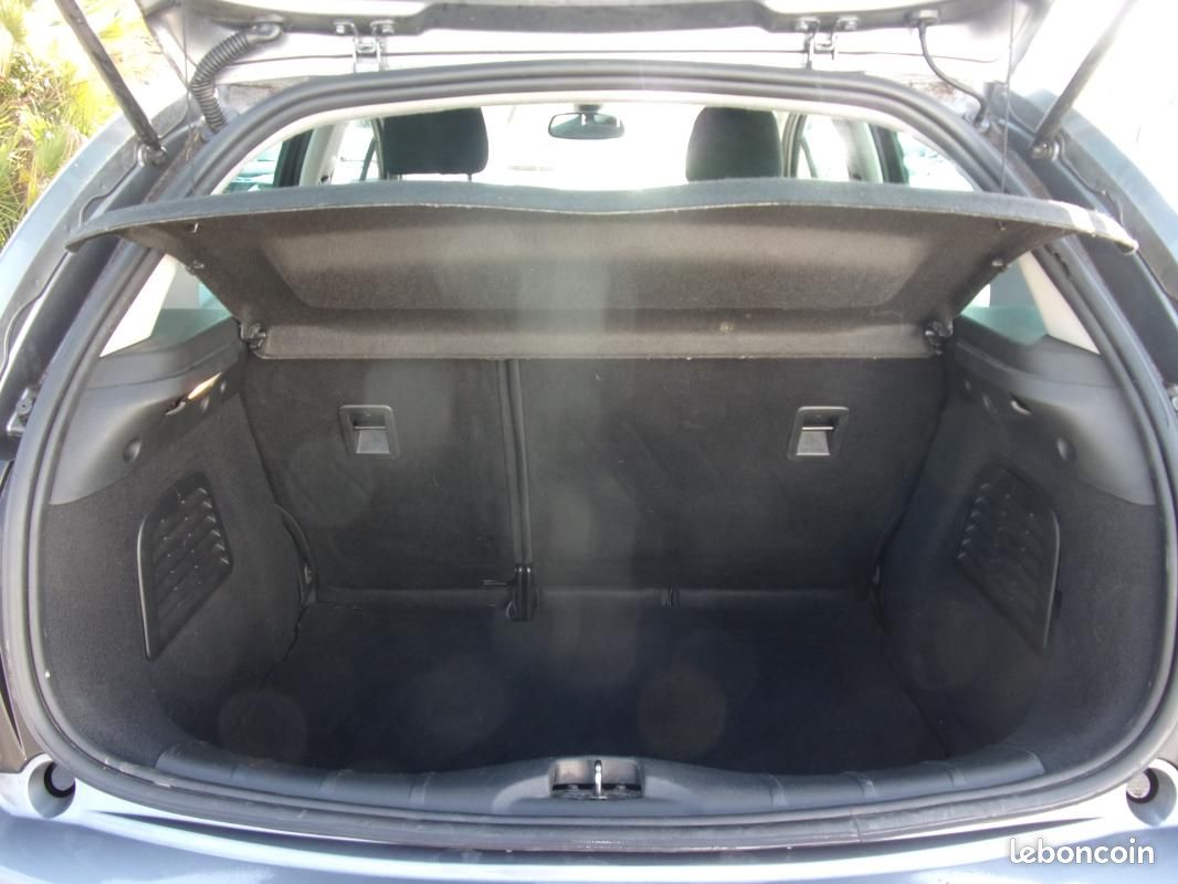 Citroën C3 VTi 120 Exclusive A (image 13)