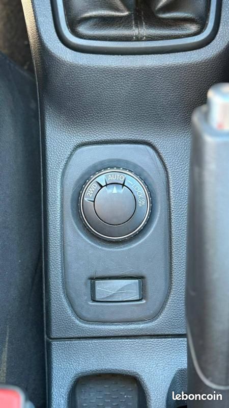 Dacia Duster Blue dCi 115 4x4 Confort (image 14)