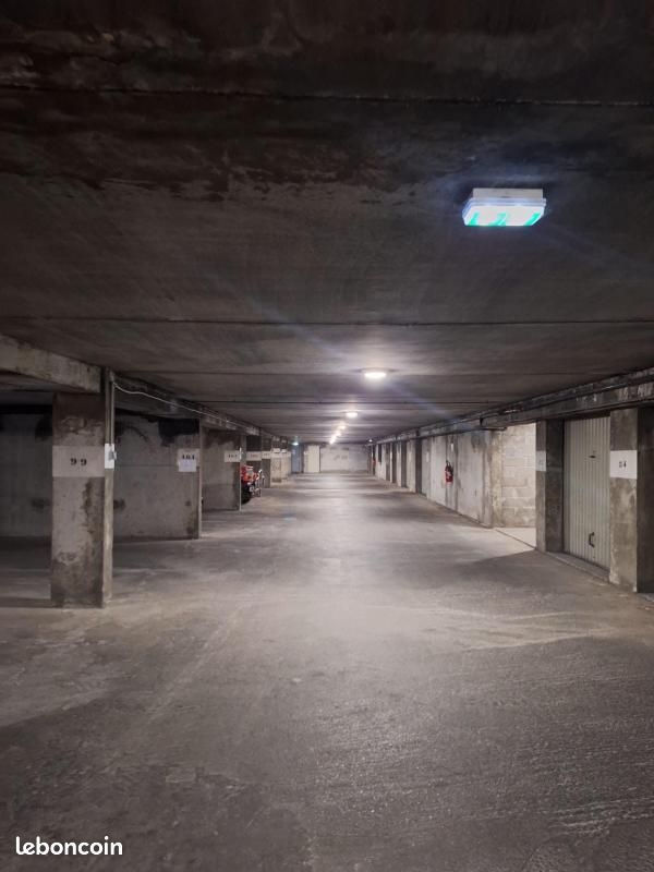 Parking Manosque · 57 €/mois