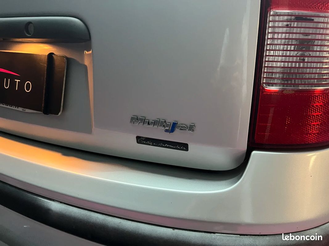 Fiat PANDA 1.3 JTD 16V Emotion (image 35)