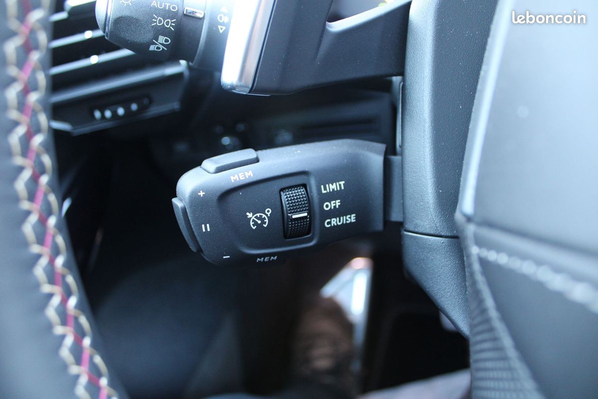 Ds DS 7 CROSSBACK II PALLAS DIESEL 130 EAT8 BOITE AUTO CAMÉRA 180 JANTES 19 GRAND GPS 3D FULL LEDS (image 17)