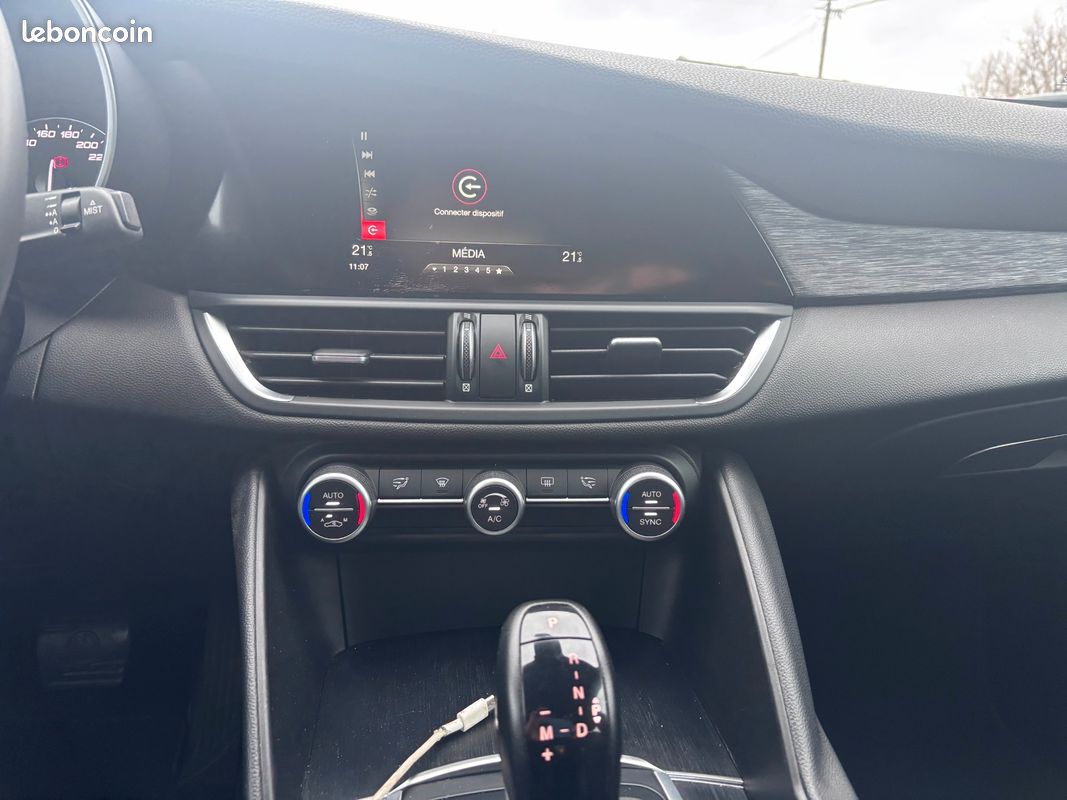 Alfa romeo giulia 2.2 jtdm 135 super bva (image 8)