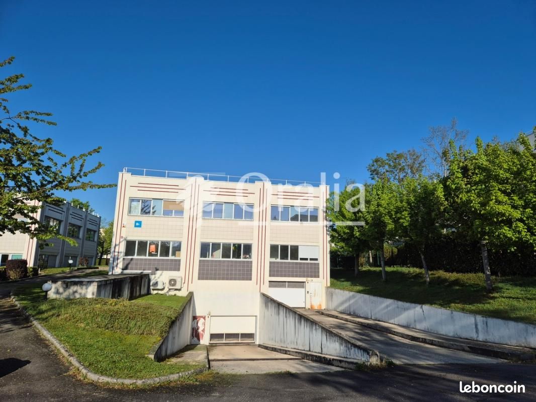 Parking 12 m² · à Dijon · 12 m² · 64 €/mois