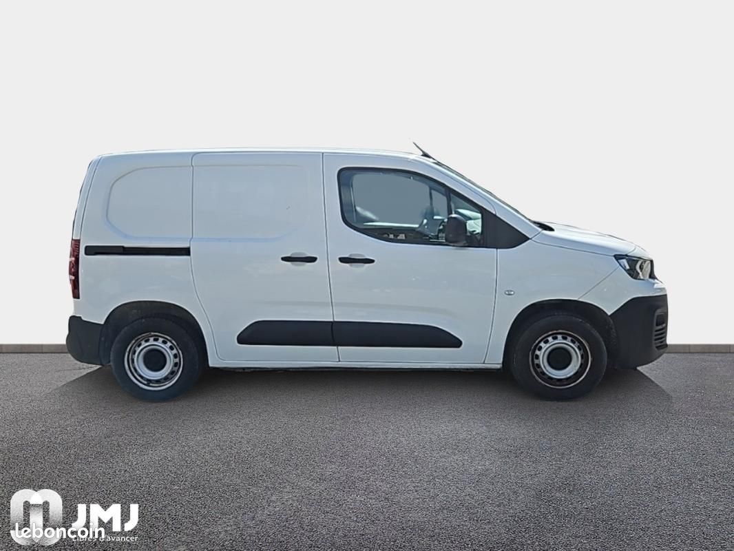Peugeot Partner FOURGON STANDARD 650 KG PURETECH 110 S&S BVM6 PREMIUM (image 4)