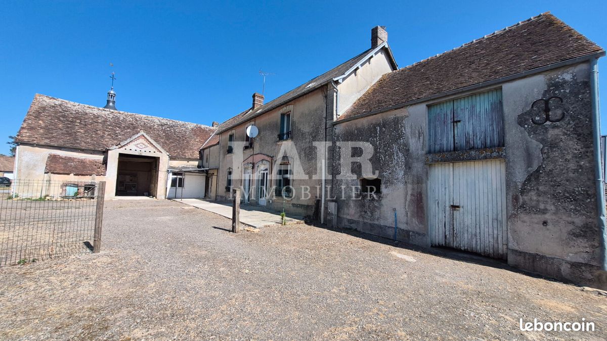 Maison 8 pièces 160 m² · à Sées · 160 m² · 150 000 €