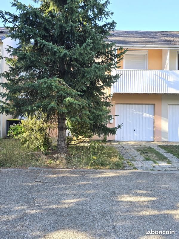 Maison 6 pièces 118 m² · à Élancourt · 118 m² · 1 800 €/mois
