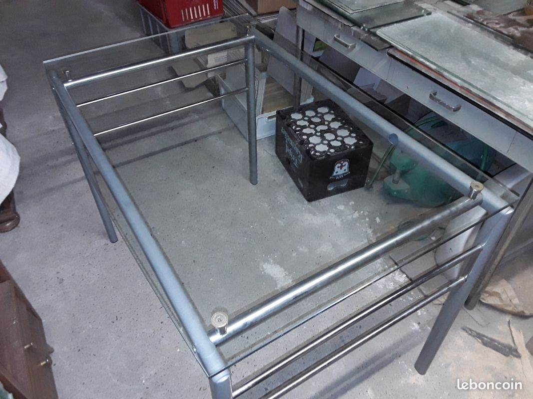 Table en verre (image 1)