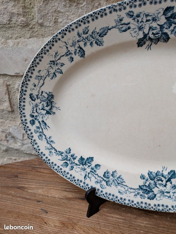 PLAT OVAL EN terre cuite. Décor main. EUR 17,00 - FR