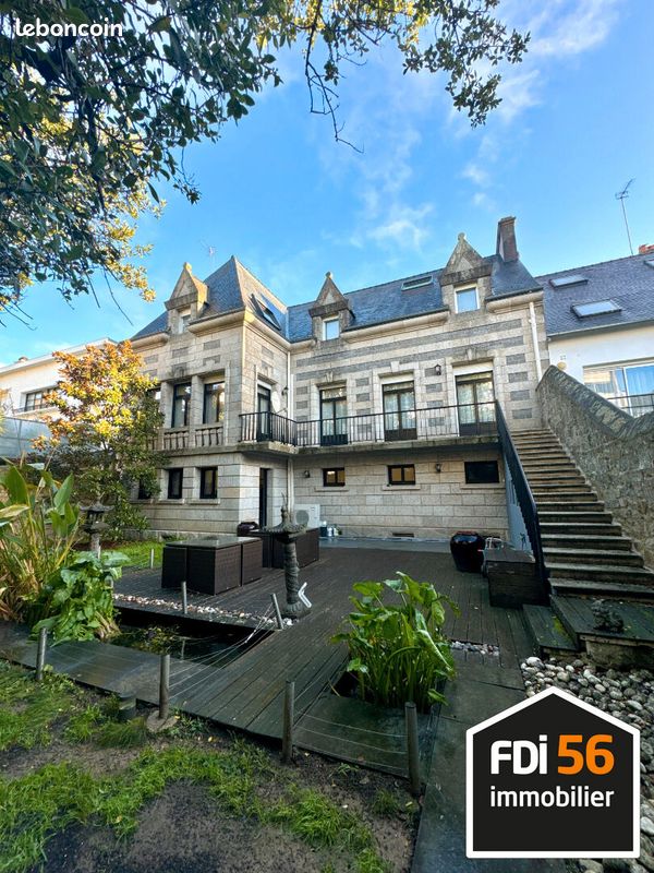 Maison 9 pièces 380 m² · à Lorient · 380 m² · 949 000 €