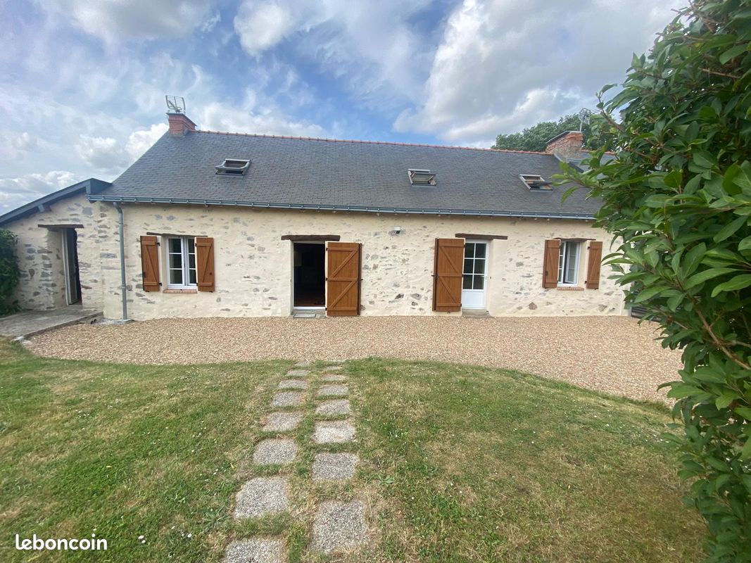 Maison 5 pièces 140 m² · à Bécon-les-Granits · 140 m² · 1 100 €/mois