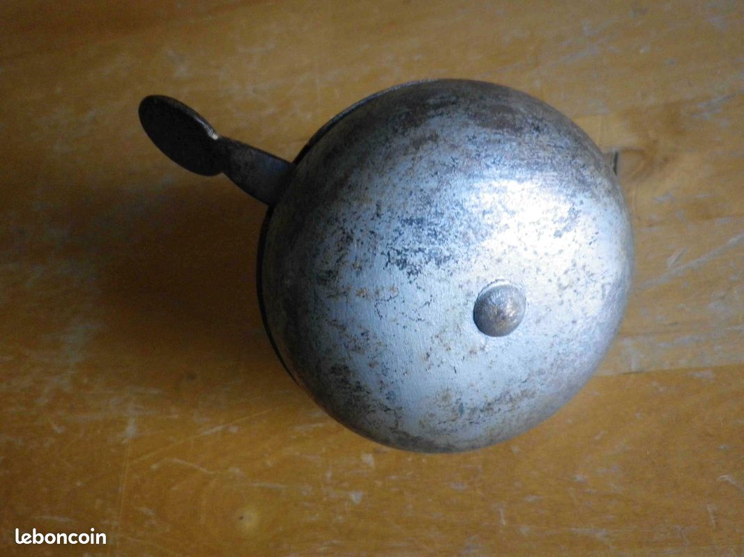 Sonnette de vélo Motobecane années 1960 vintage old bycicle parts bike