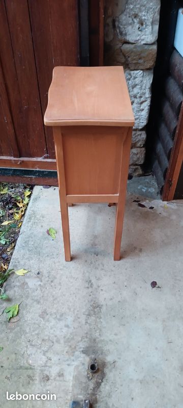 Table de chevet en bois (image 7)