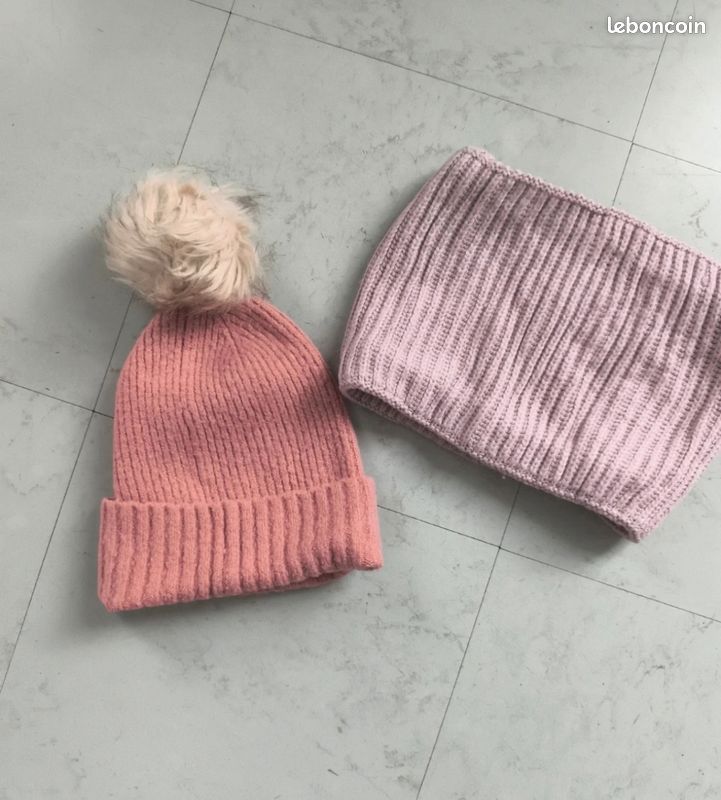 Bonnet + cache cou (image 1)