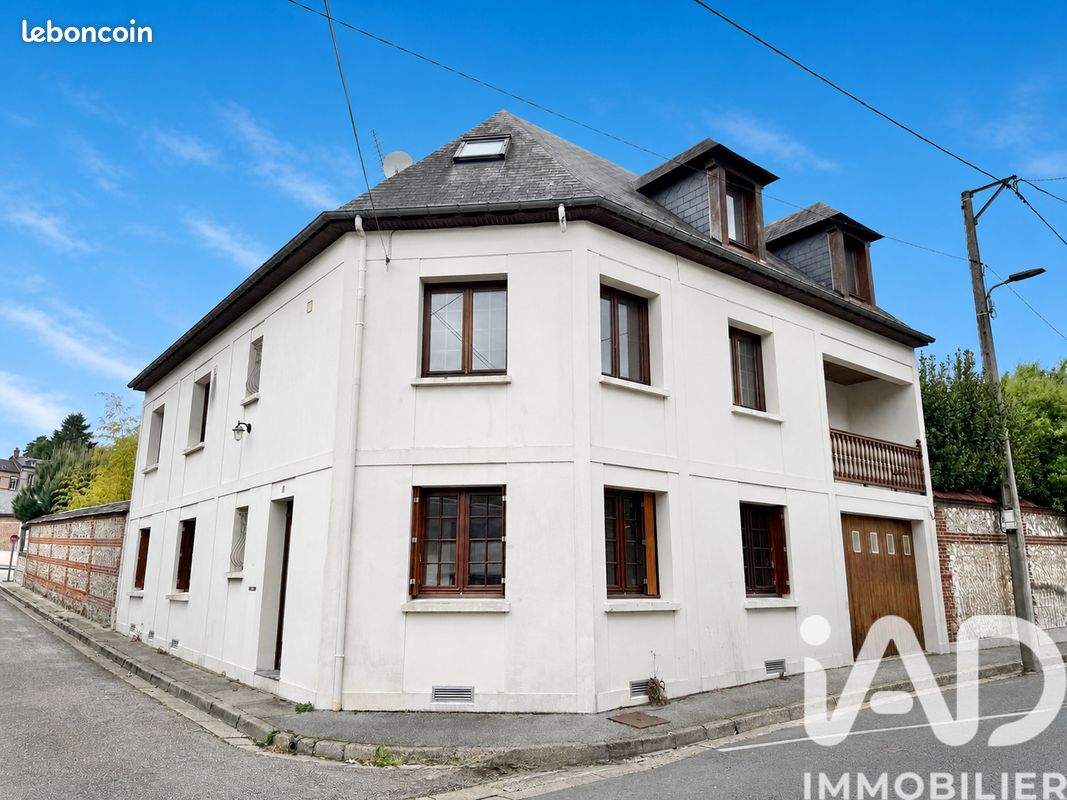 Maison 8 pièces 195 m² · à Lillebonne · 195 m² · 212 000 €