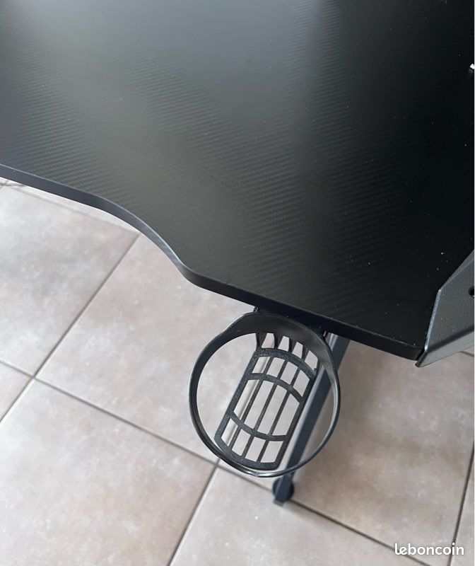 Bureau gaming (image 2)
