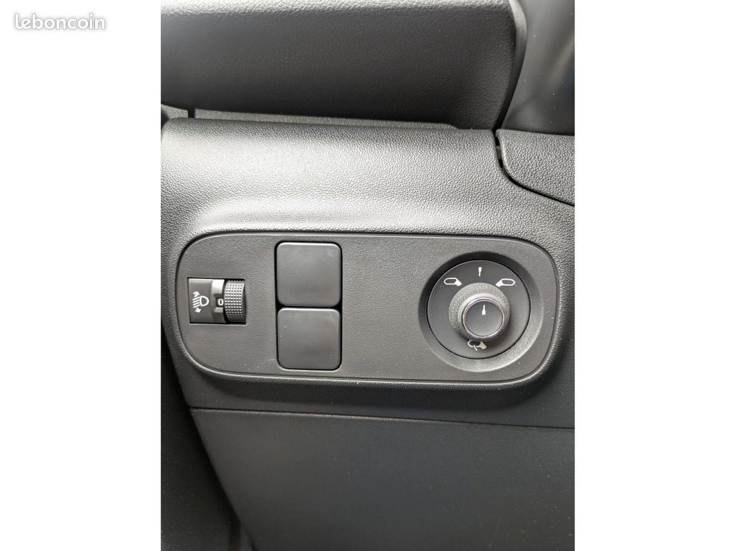 CITROEN C3 FEEL BUSINESS BlueHDi 100 S&S (image 16)