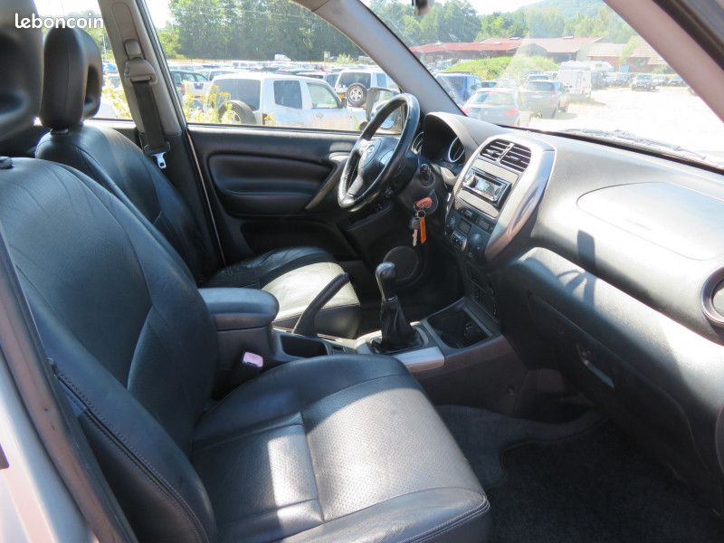 Toyota RAV4 115 D-4D VXE 5P (image 19)