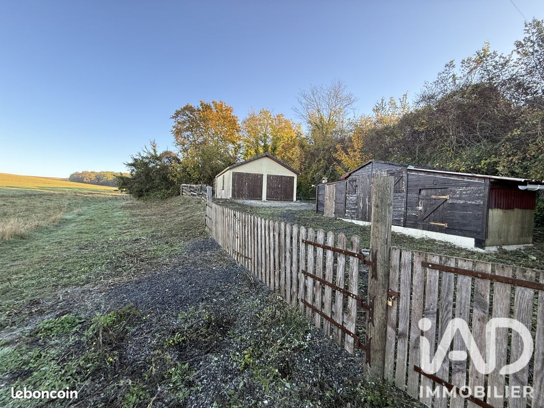 Terrain 360 m² · à Salins · 360 m² · 35 000 €