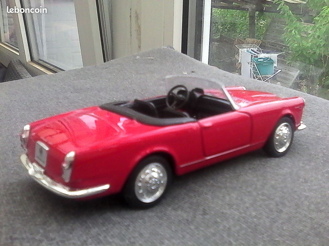 Miniature alfa roméo spider 1/43 (image 4)
