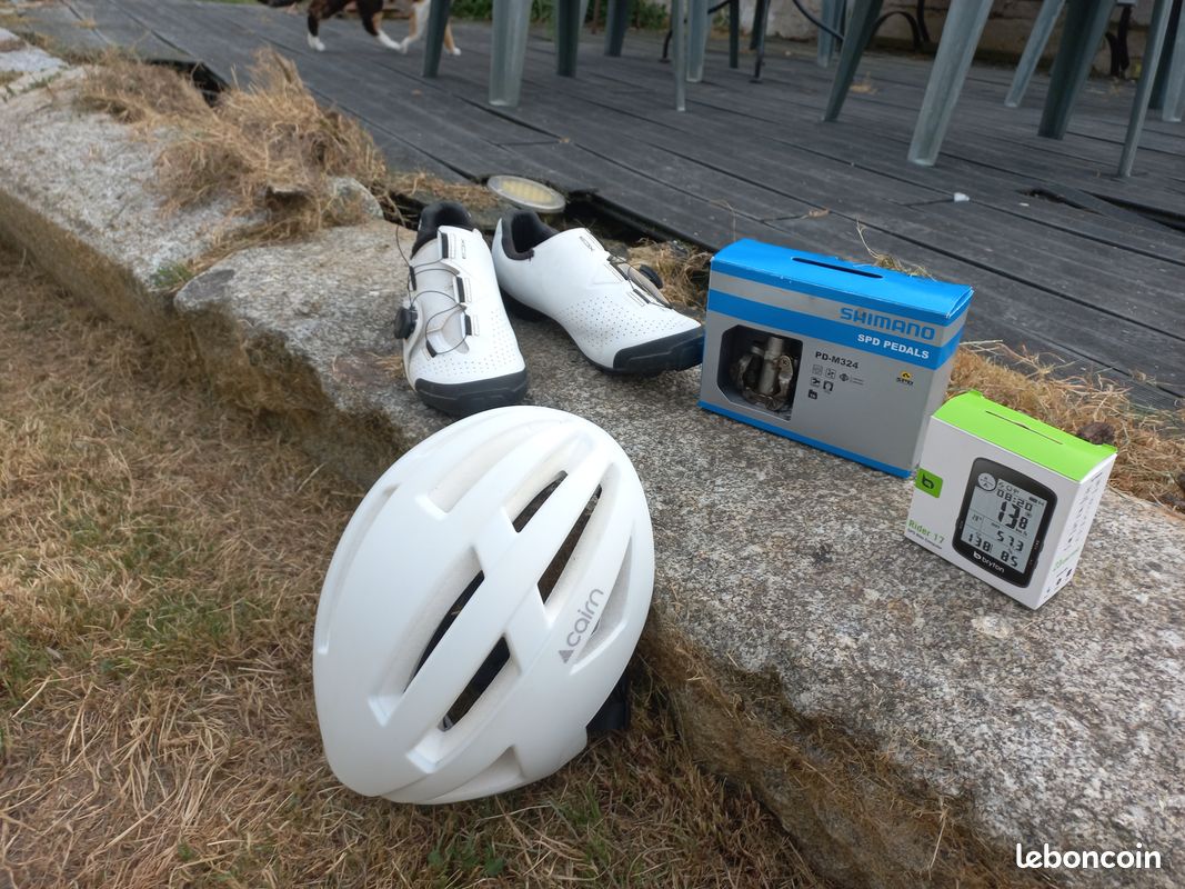 Chaussures vélo SHIMANO RC3 taille 42 / 43 TBE blanche (image 2)