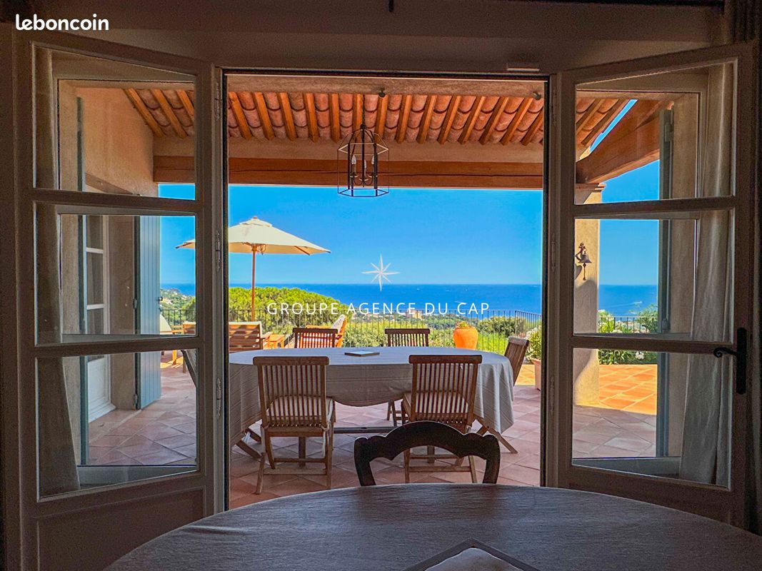 Maison 7 pièces 180 m² · à Roquebrune-sur-Argens · 180 m² · 2 290 000 €
