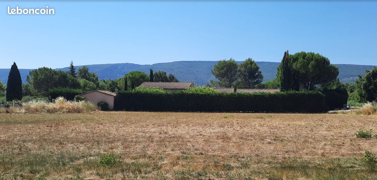 Terrain 1430 m² · à Ménerbes · 1 430 m² · 275 000 €