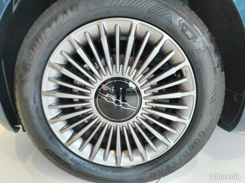 Fiat 500 e 95ch 23,8kWh Icône MY25 Step 2 (image 17)