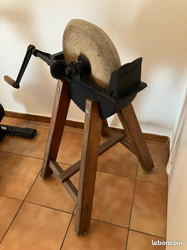 Meuleuse ancienne (image 2)