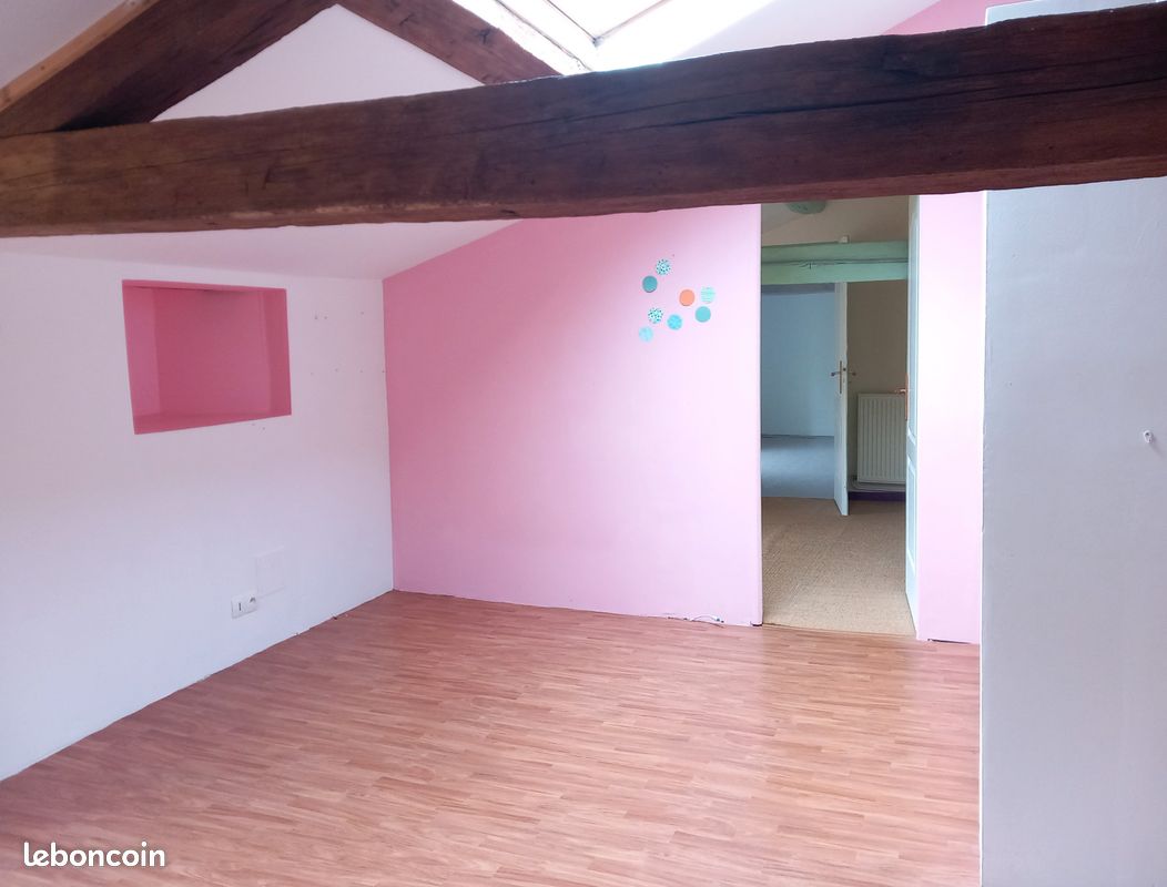 Belle longère en pierres - Ayron 86190 (image principale 7)