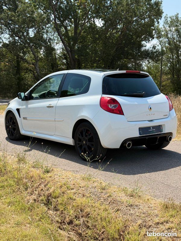 RENAULT Clio 3 RS CUP 2.0 atmosphérique 16v 203ch / garantie 12 mois / 3 eme mains depuis 2014 (image 4)