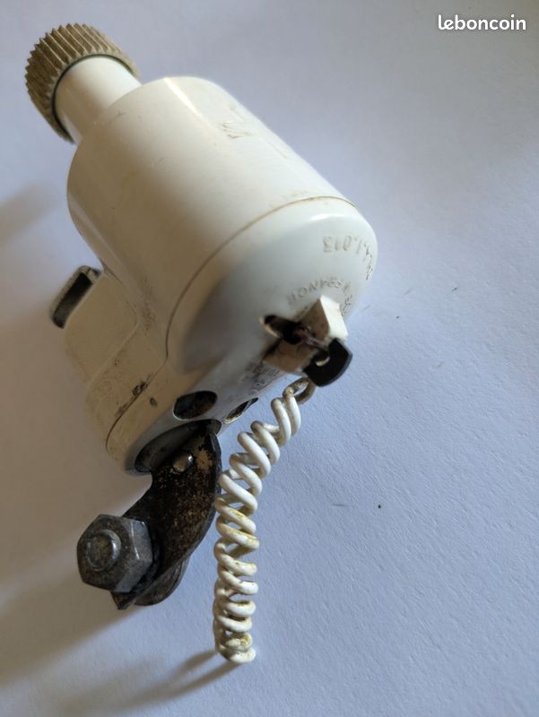 Dynamo vélo ancien vintage blanche 6V 3W SOUBITEZ