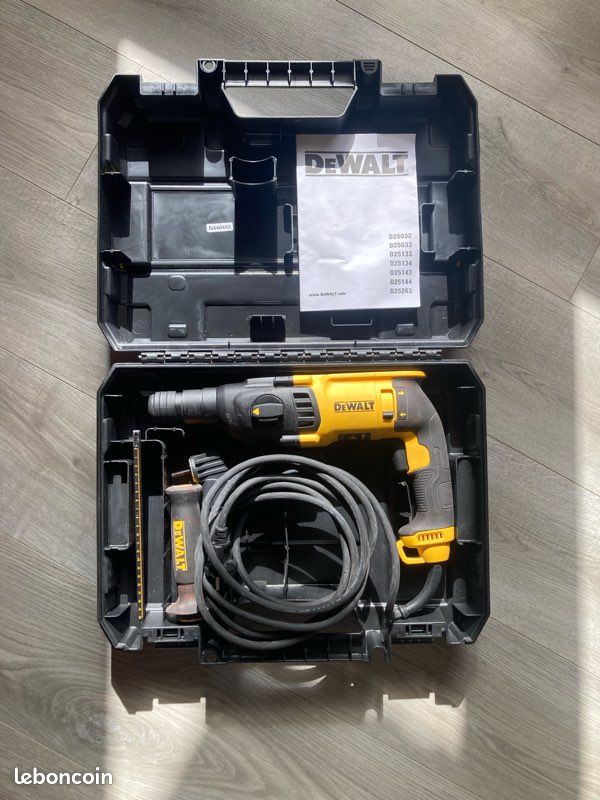 Perforateur DeWalt D25133K (image 1)