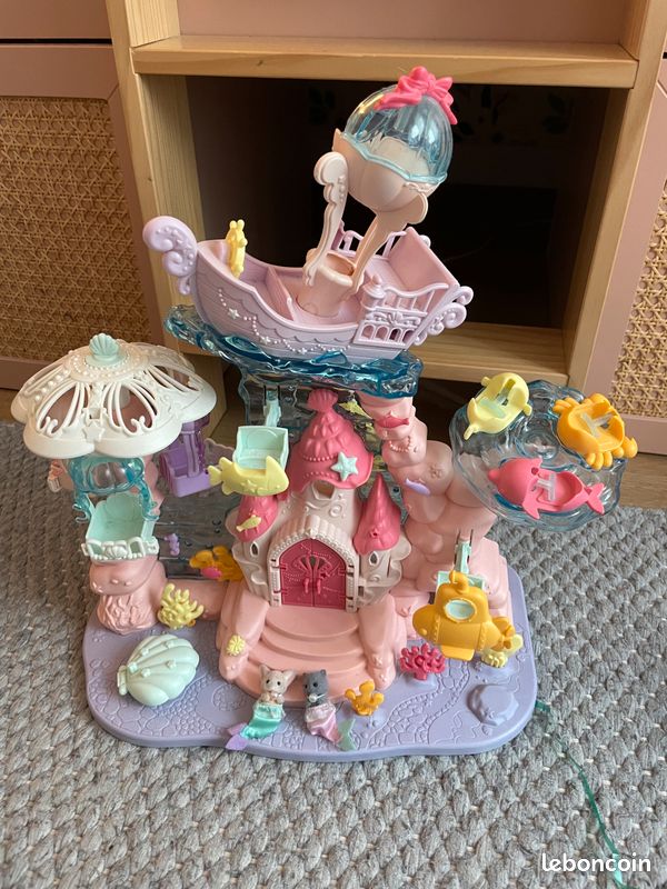 Sylvanian Families - Le Château des Sirènes | Smyths Toys France