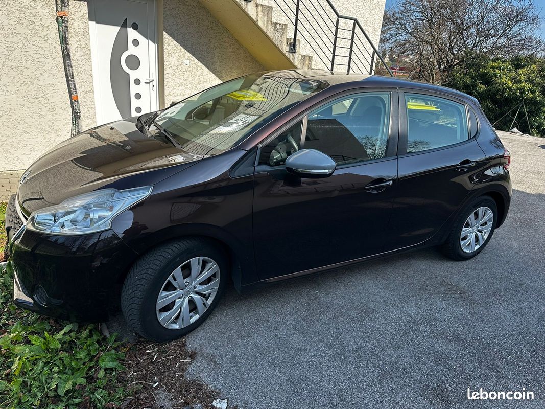 Peugeot 208 1.4 hdi 68ch (image 1)