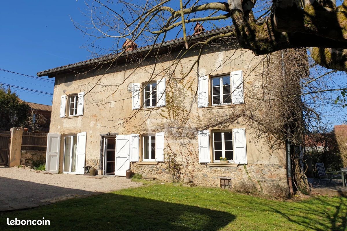 Maison 8 pièces 196 m² · à Villages du Lac de Paladru · 196 m² · 425 000 €