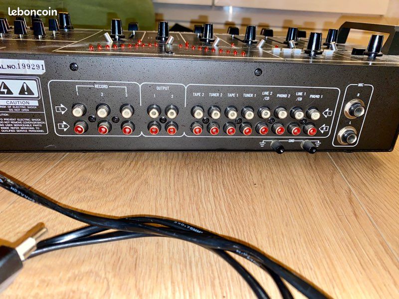 Table De Mixage DJ Vintage Super Star SM-1550EQ - Pour Pièces / Réparation