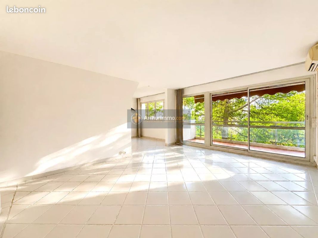 Appartement 3 pièces 82 m² · à Saint-Raphaël · 82 m² · 329 700 €