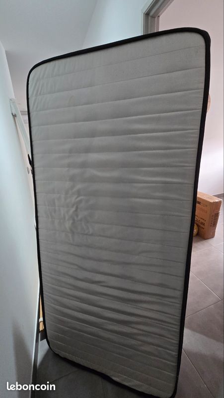 Lit avec sommier et matelas (image 11)