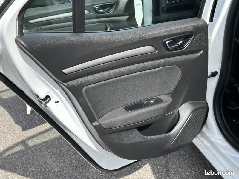 Renault Megane 1.5 Blue dCi 115ch Evolution EDC (image 34)