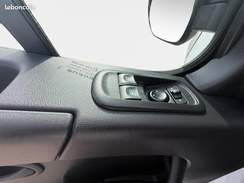 Renault Master Fg F3500 L2H2 2.3 Blue dCi 135ch Confort Euro6E (image 13)