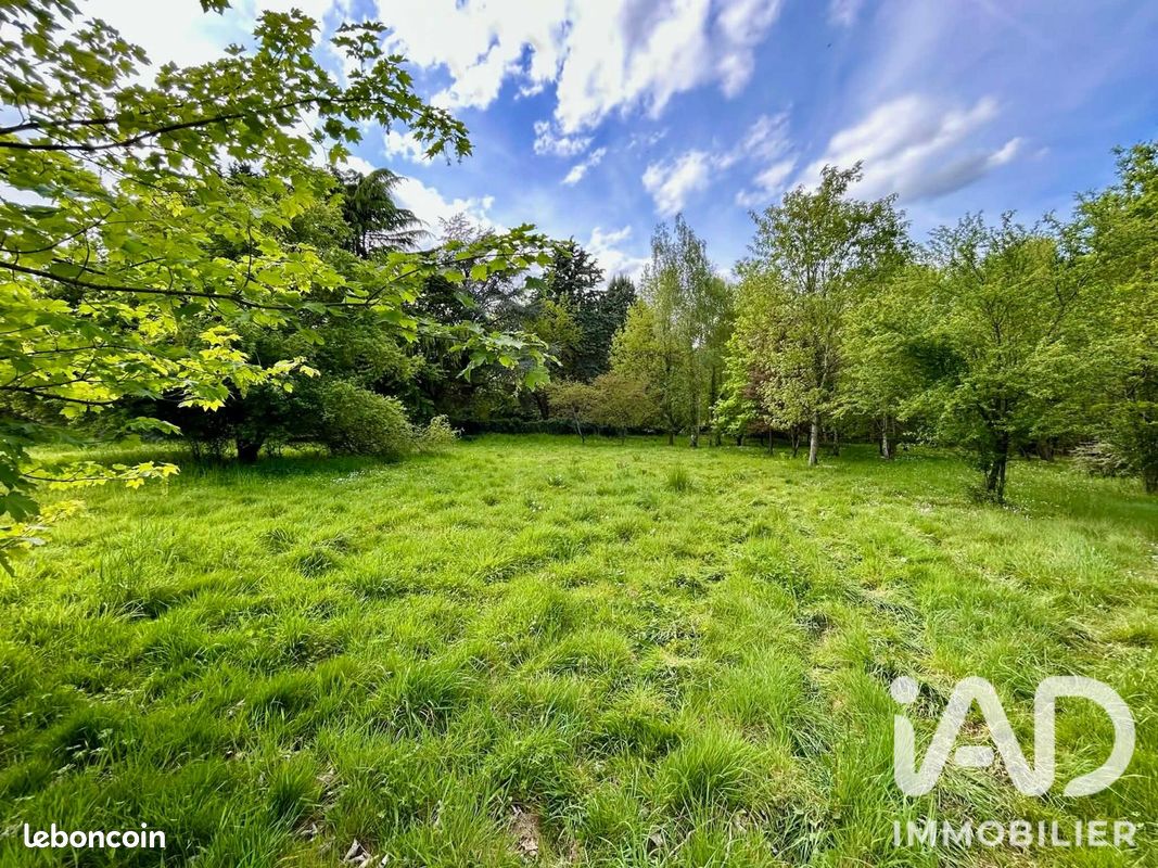 Terrain 2326 m² · à Reugny · 2 326 m² · 95 000 €