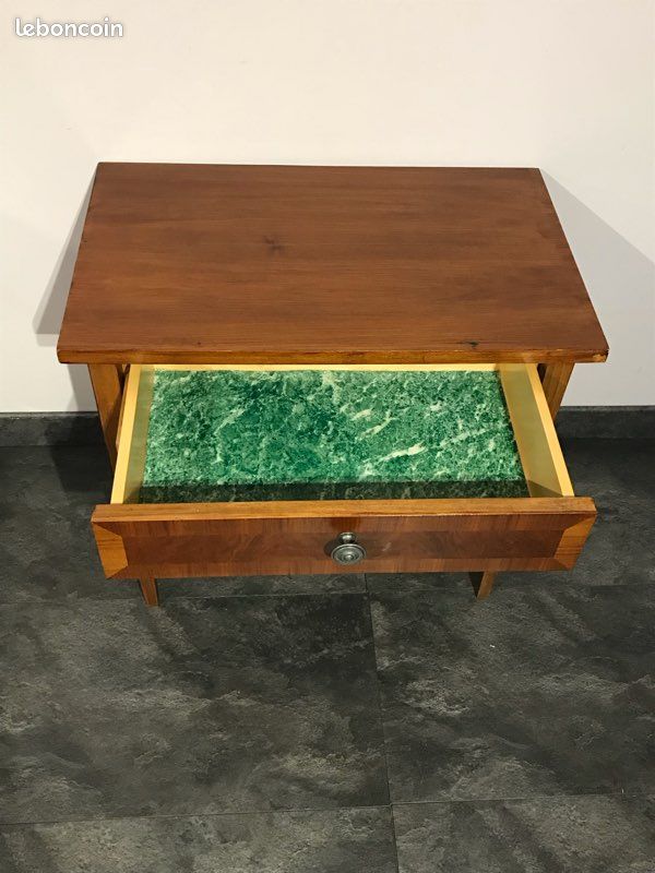 Table de chevet en bois marqueté à 2 tiroirs (image 7)