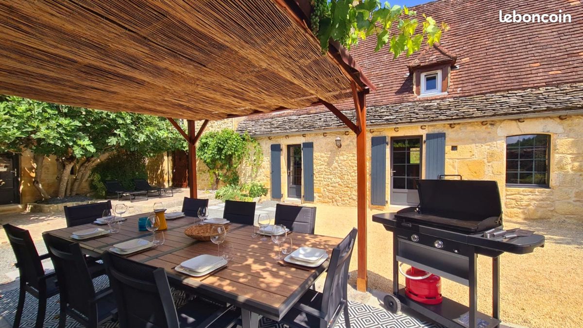 Maison 8 pièces 220 m² · à Saint-Cybranet · 220 m² · 489 000 €