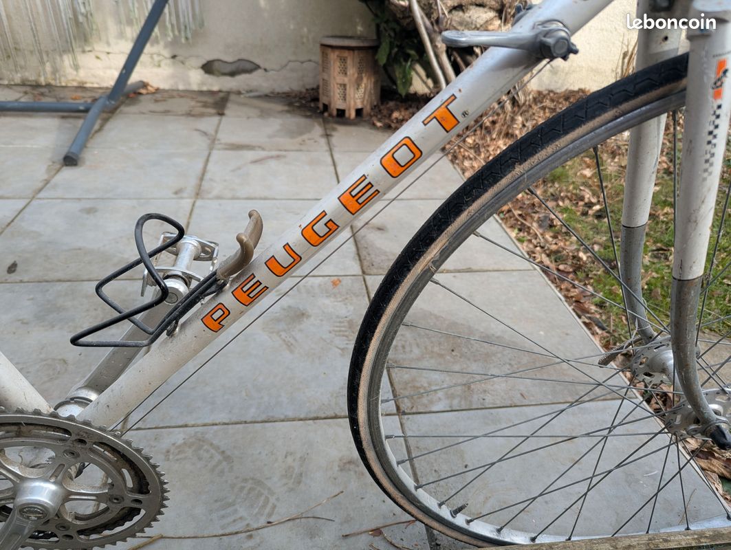 Vélo de course vintage Peugeot PFN10 - cadre 56 cm - années 1980 - Vélos