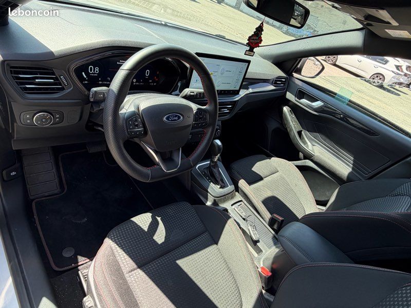 Ford focus ST LINE hybride 2025 endommagé CARTE GRISE OK ✅ (image 5)