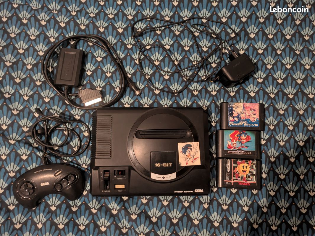 Console séga megadrive 1 + câblage et manette FONCTIONNE