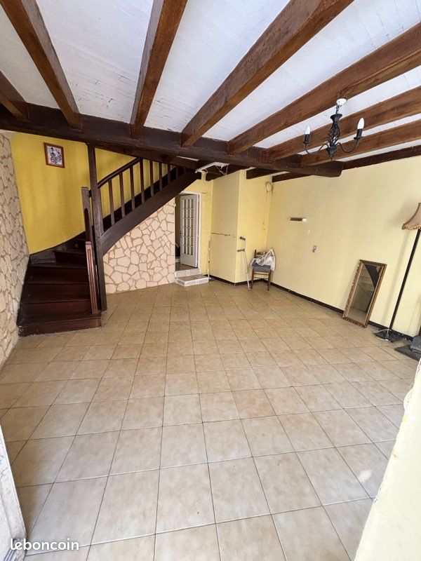 Maison 7 pièces 107 m² · à Manot · 106,7 m² · 60 000 €