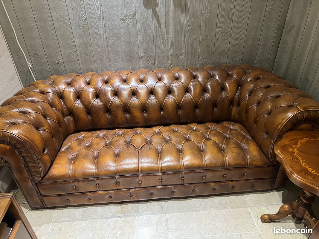 Canapé + fauteuils CHESTERFIELD (image 4)